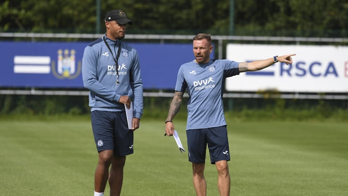 Craig Bellamy (r.) an der Seite von Vincent Kompany beim RSC Anderlecht