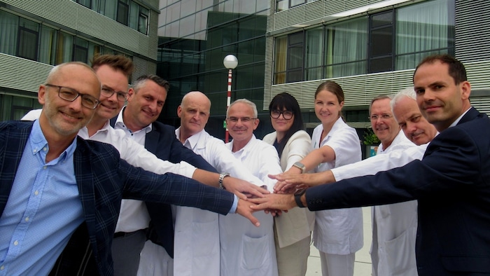 Von links: Martin Kriwanek (stellvertretender Betriebsdirektor), Walter Prager (Leiter der ...