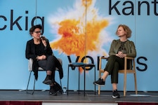 Elisabeth Schweeger, Künstlerische Geschäftsführerin der Kulturhauptstadt Bad Ischl , und Manuela Reichert, kaufmännische Geschäftsführung. (Bild: Veronika Scharinger)