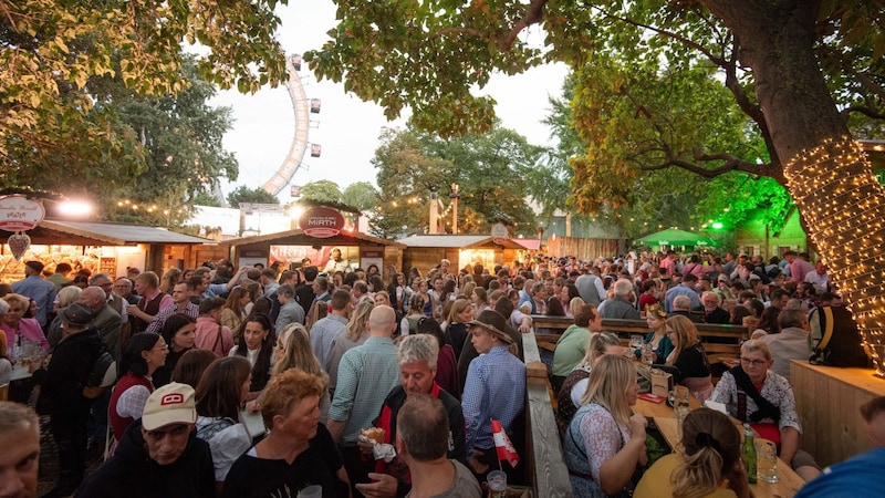 An exuberant atmosphere spread across three festival tents, five alpine pastures and a huge outdoor area. (Bild: © Wiener Kaiser Wiesn)