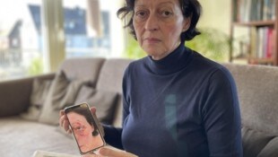 Petra M. (66) erlitt durch die Attacke auch Prellungen im Gesicht. 