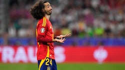 Marc Cucurella wurde gnadenlos ausgepfiffen. (Bild: AP/Manu Fernandez)