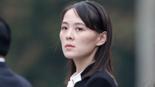 Skrupellos und ehrgeizig: Kim Yo Jong gilt als Favoritin auf die Nachfolge ihres Bruders, des nordkoreanischen Diktators Kim Jong Un. (Bild: picturedesk.com/JORGE SILVA / AFP / picturedesk.com)