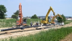 Ein Stromkabel parallel zur im Bau befindlichen Gas-Pipeline zu verlegen, ist aus Expertensicht möglich und sinnvoll. (Bild: Gas Connect Austria (GCA) / Gas Connect Austria GmbH / APA-Fotoservice)