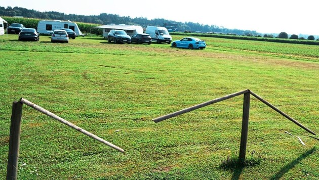 Romanlar geride hasarlı bir çit bırakarak Dobl-Zwaring'i tekrar terk etti. (Bild: zVg)