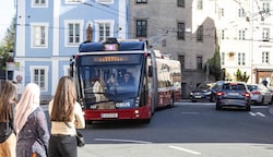 Vorrang für Öffis würde Autos einschränken. (Bild: Scharinger Daniel)