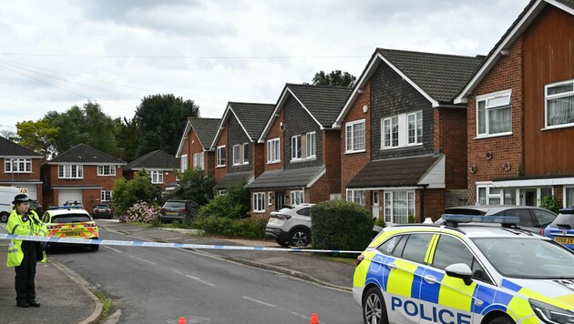 Salı akşamı Londra yakınlarındaki Bushey'de bir evde üç kadın ölü bulundu. Şüpheli bir gün sonra yakalanmıştı. (Bild: AFP/Justin Tallis)