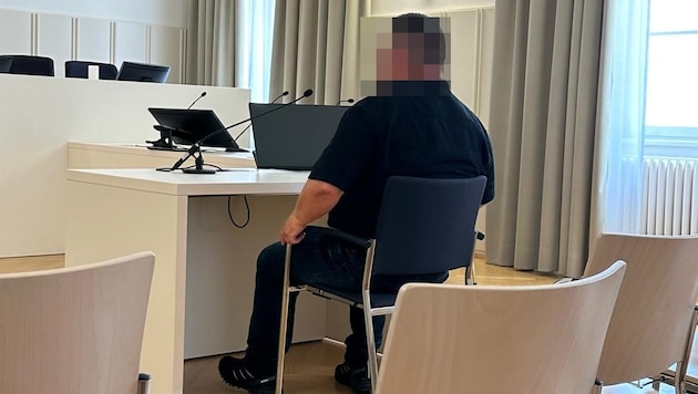 The 45-year-old stood trial in St. Pölten on Wednesday. He pleaded not guilty to the charges, trial adjourned. (Bild: zVg, Krone KREATIV)