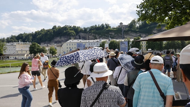 Auch Salzburg-Gäste können bei der Umfrage mitmachen. (Bild: Tschepp Markus)