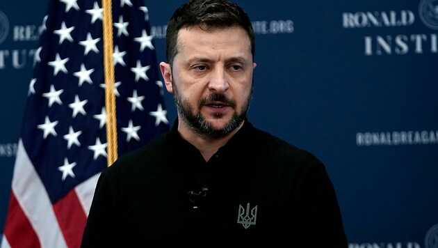 The Ukrainian head of state Volodymyr Selensky has not yet received an official invitation to join NATO. (Bild: APA/AP)