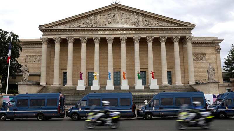 No alliance has a governing majority in the French parliament, so forming a stable government will not be a walk in the park. (Bild: APA/AP)