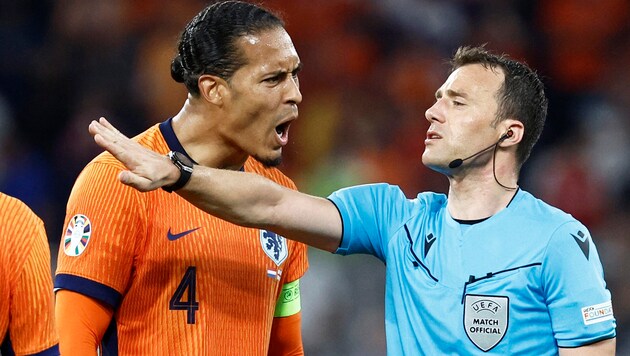 Virgil van Dijk was harshly critical of referee Felix Zwayer after the match. (Bild: ASSOCIATED PRESS)