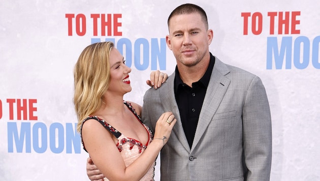 Scarlett Johansson und Channing Tatum verstehen sich offensichtlich prächtig bei ihrer Werbetour für die gemeinsame Film-Romanze „To the Moon“. (Bild: www.viennareport.at)