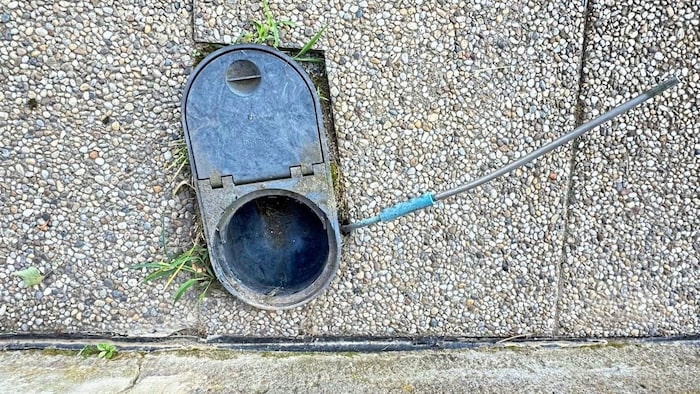 The thieves removed the gutters