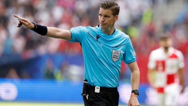 Francois Letexier will referee the European Championship final. (Bild: AFP/Odd ANDERSEN)