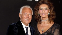 Giorgio Armani feiert seinen 90. Geburtstag, Sophia Loren gratulierte mit einer Liebeserklärung an den Designer. (Bild: picturedesk.com/CLAUDIO PERI / EPA)