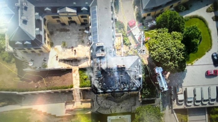 Drohnenaufnahmen der Feuerwehr lassen das Ausmaß der Schäden erahnen.