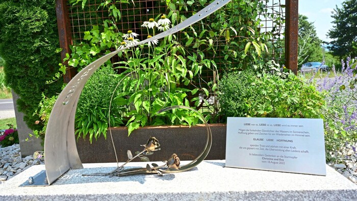 This memorial site commemorates the tragedy at the St. Andräer Badesee two years ago.