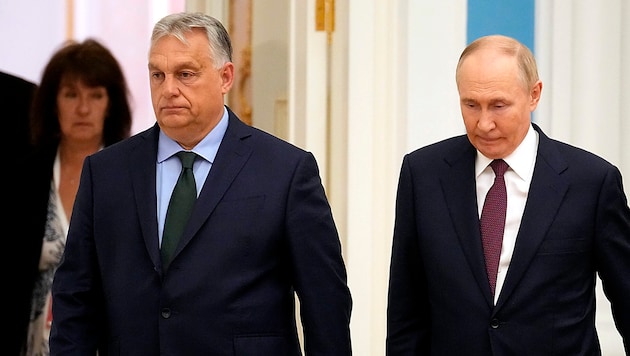 From left: Hungary's Prime Minister Viktor Orbán and Russia's President Vladimir Putin (Bild: APA/AP)