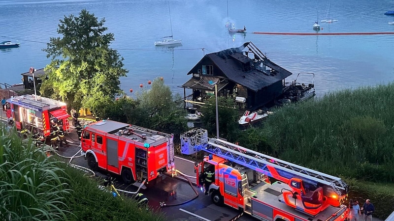 The fire was brought under control around 9 pm. (Bild: zVg)