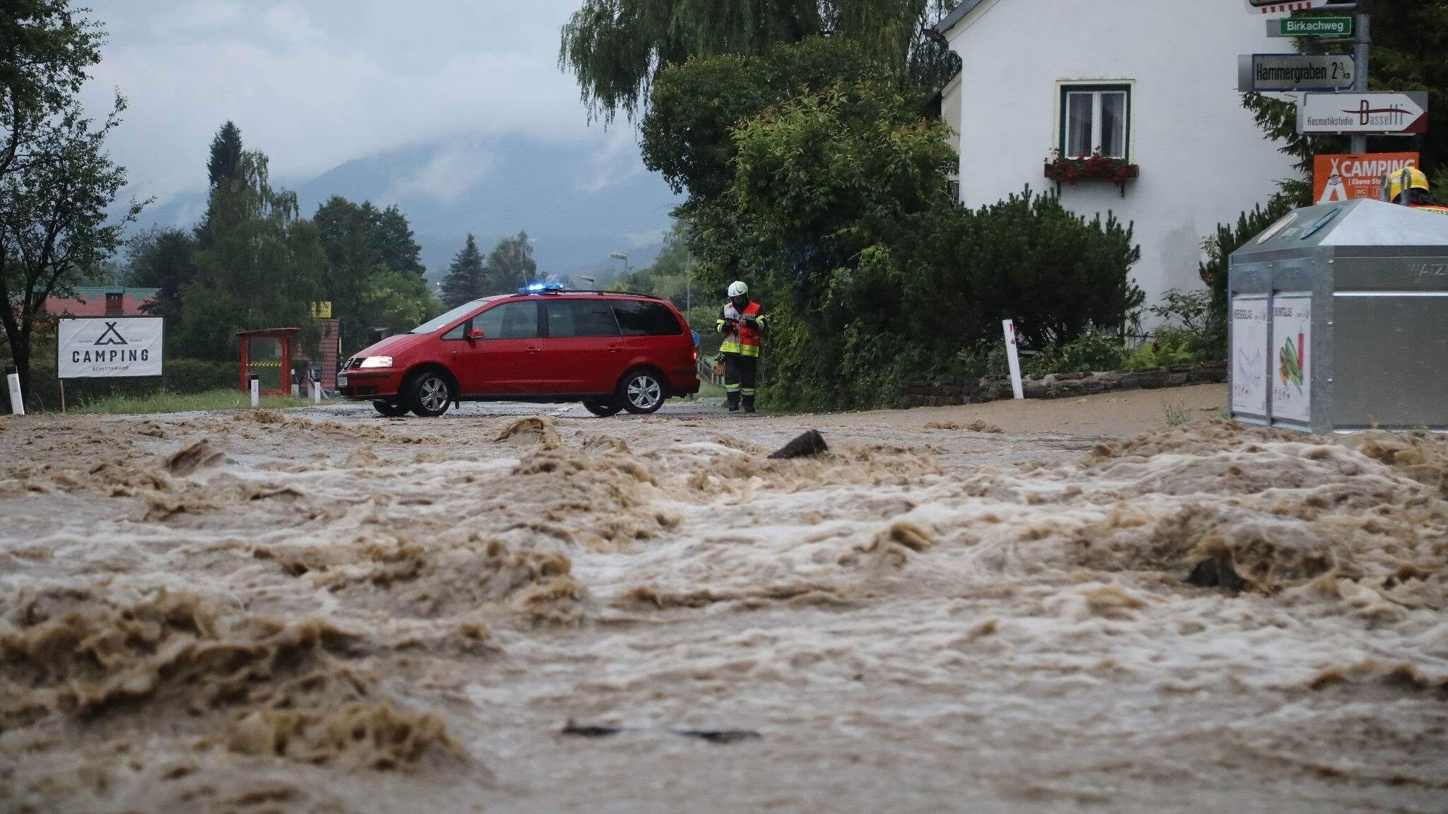 Auch im Murtal war die Feuerwehr im Dauereinsatz (Bild: Thomas Zeiler)