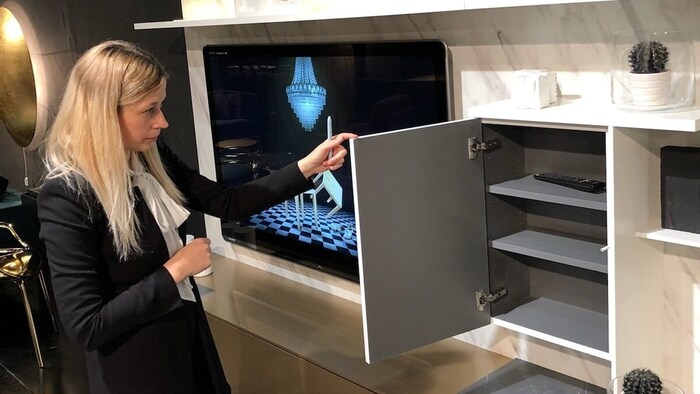 Carpenter instead of city councillor? Doris Lang-Mayerhofer at her company's stand at the ...