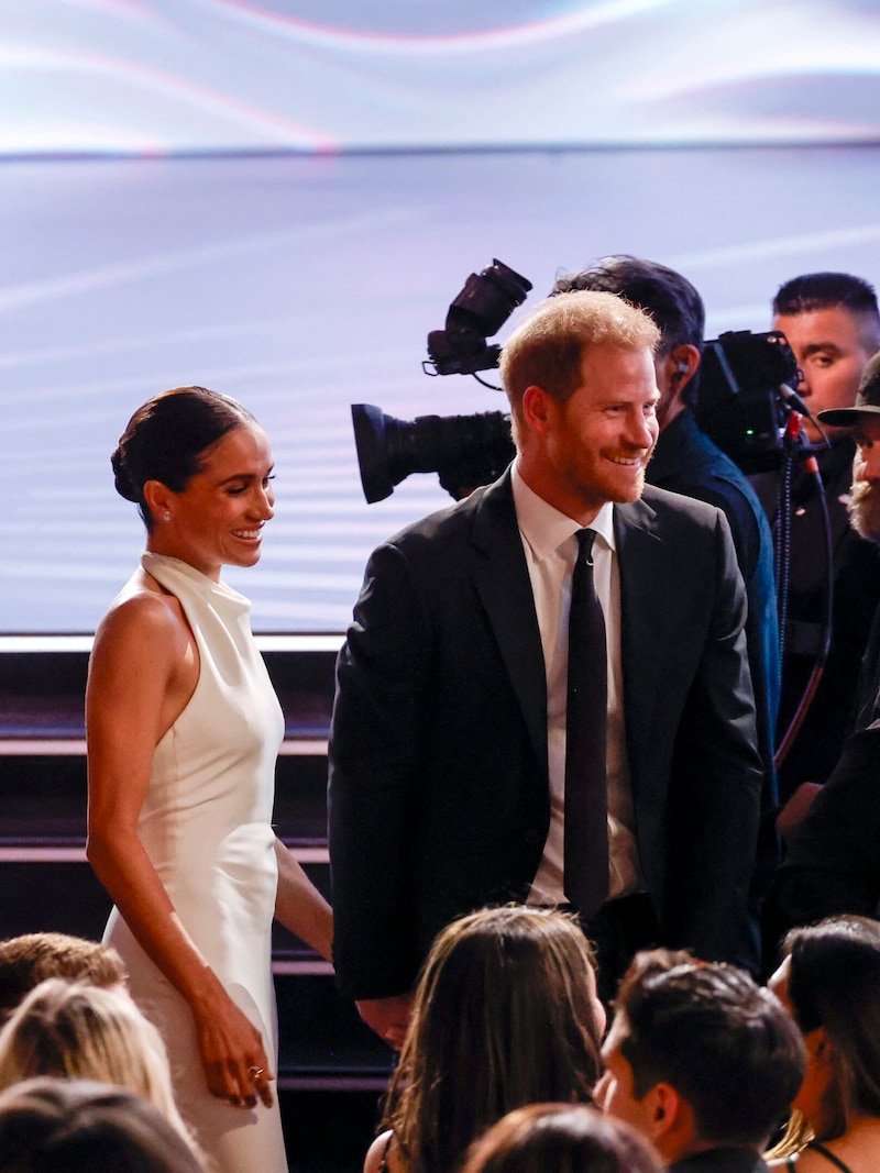 Herzogin Meghan begleitete Prinz Harry zur Preisverleihung in Los Angeles. (Bild: APA/Getty Images via AFP/GETTY IMAGES/Frazer Harrison)