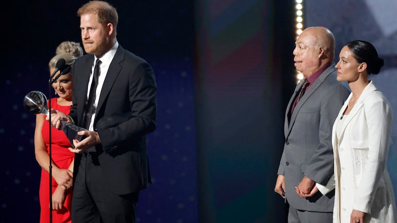 Prinz Harry sprach in seiner Rede über die „Bindung zwischen Mutter und Sohn“, die „ewig“ hält. (Bild: APA/Getty Images via AFP/GETTY IMAGES/Frazer Harrison)