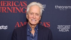 Michael Douglas vor einigen Tagen beim „America‘s Burning“-Screening im DGA Theater in New York  (Bild: APA/Getty Images via AFP/GETTY IMAGES/Michael)