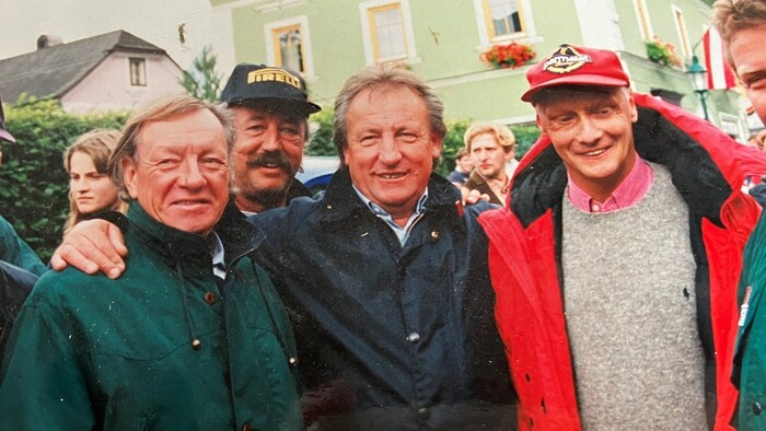 Doppelreiter mit seinem einstigen Rallye-Rivalen Rauno Aaltonen (li.) und Formel-1-Legende Niki ...