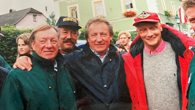 Doppelreiter mit seinem einstigen Rallye-Rivalen Rauno Aaltonen (li.) und Formel-1-Legende Niki Lauda. (Bild: zVg)