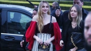 Sophie Turner liebt den French-Girl-Chic (Bild: Photo Press Service/www.PPS.at)