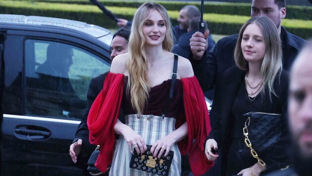 Sophie Turner loves French girl chic (Bild: Photo Press Service/www.PPS.at)