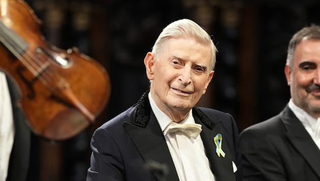 An seinem 97. Geburtstag dirigierte Herbert Blomstedt die „Bamberger Symphoniker“ in St. Florian. (Bild: Winkler Reinhard/Reinhard Winkler)