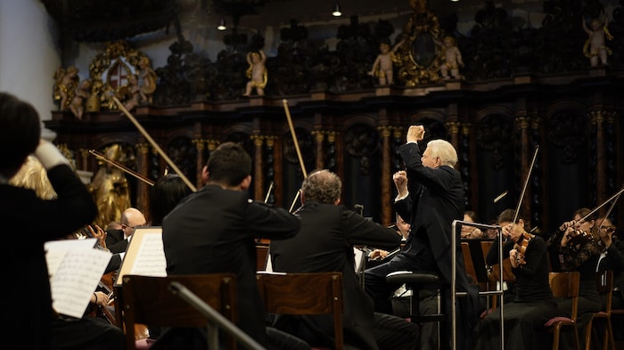 Die Bamberger Symphoniker in der Stiftskirche mit Blomstedt