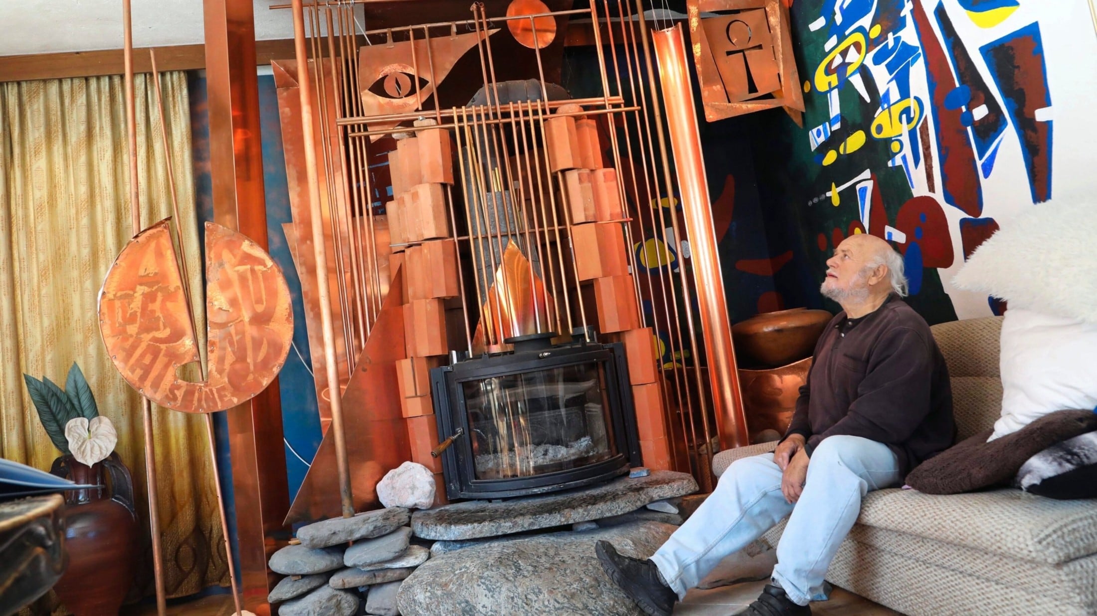 Herbert Unterbergers „Feuerorgel“ in seinem Haus im Gailtal. (Bild: Rojsek-Wiedergut Uta)