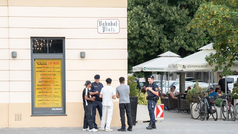 75 Personen wurden am Donnerstag kontrolliert, es gab eine Festnahme. (Bild: Seebacher Doris)