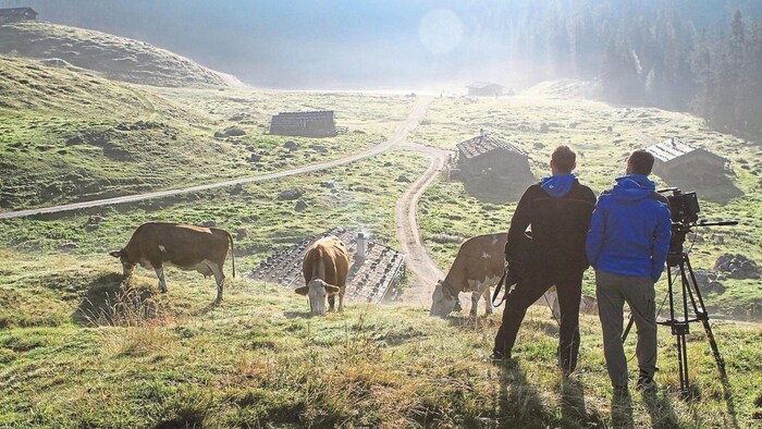 Dreharbeiten auf den Kallbrunnalmen am frühen Morgen.