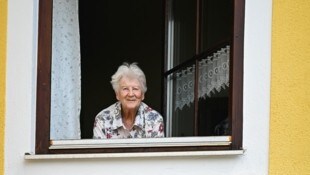 Gertrud Kinz sah aus ihrem Fenster des Freistädter Bahnhofsgebäudes schon viel Züge kommen und ...