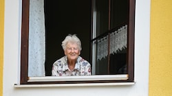 Gertrud Kinz sah aus ihrem Fenster des Freistädter Bahnhofsgebäudes schon viel Züge kommen und ...