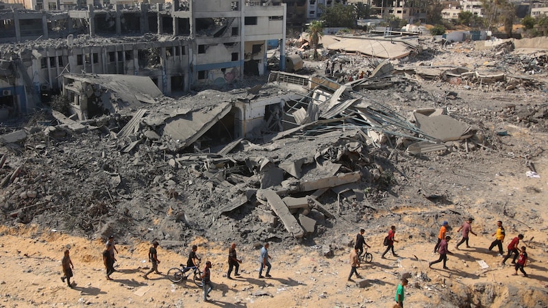 Destruction in Gaza City (Bild: AFP/Omar Al-Quattaa)