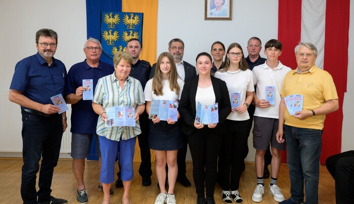 The new prevention folder was presented in Horn with great interest across all generations.