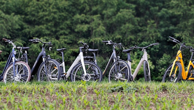 E-Bikes erfreuen sich immer größerer Beliebtheit. Mittwoch kam es mit diesen motorunterstützten Fahrrädern in Kärnten zu zwei Unfällen, bei denen eine 73-Jährige und ein 88-Jähriger verletzt wurden. (Bild: ÖAMTC)