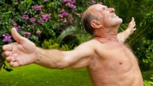 Weil nackt nicht immer gleich schön heißt, kann sich so manch einer davon gestört fühlen. (Bild: stock.adobe.com/detailblick-foto)