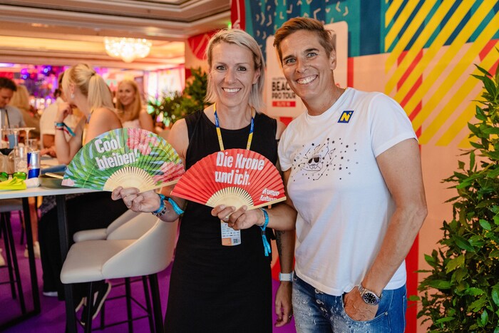 Ex-Skistar Michaela Dorfmeister (re.) und Kickbox-Weltmeisterin Nicole Trimmel besuchten das ...