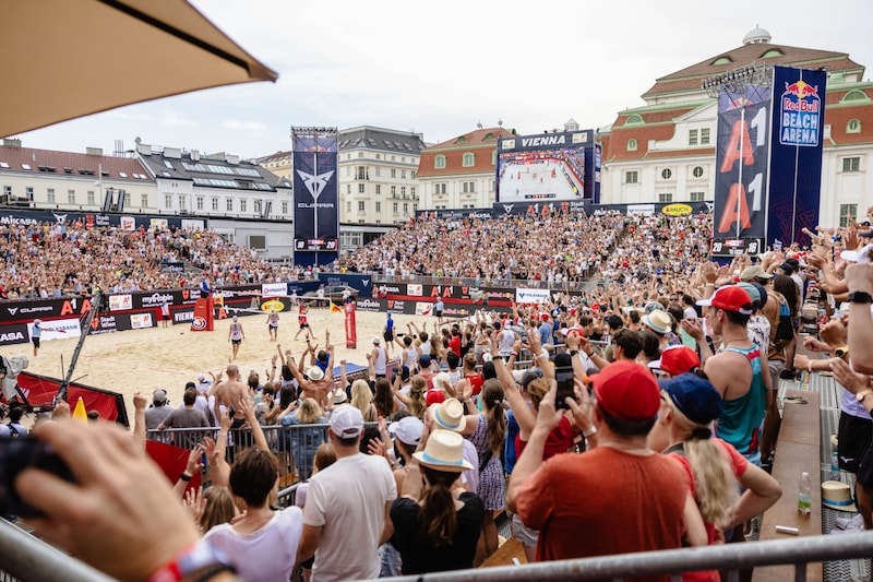 Volles Stadion am Freitag (Bild: Mario Urbantschitsch)