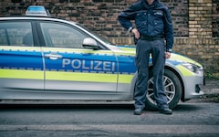 Allein vier in Deutschland festgenommene Beschuldigte sollen für 120 Schleusungen mit mindestens ...