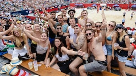 Eine Mischung, die die Massen anzieht: Beachvolleyball, Beats und Party – heuer wieder am Wiener Heumarkt beim „Elite 16“ – Weltserien-Turnier. (Bild: Mario Urbantschitsch)