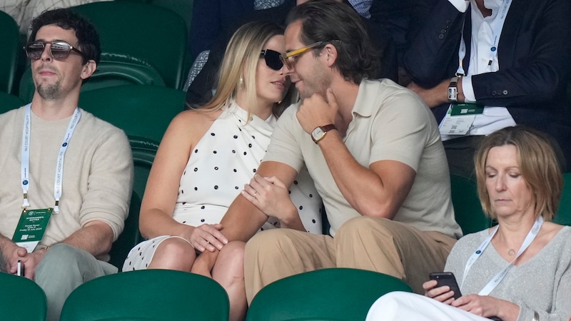 The parents-to-be made out for all they were worth at Wimbledon. (Bild: APA/AP Photo/Mosa‘ab Elshamy)