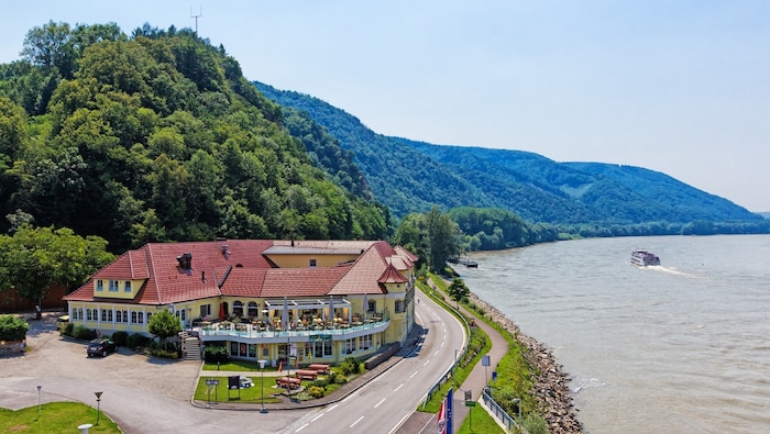 Hotel Residenz Wachau in Aggsbach village directly on the Danube